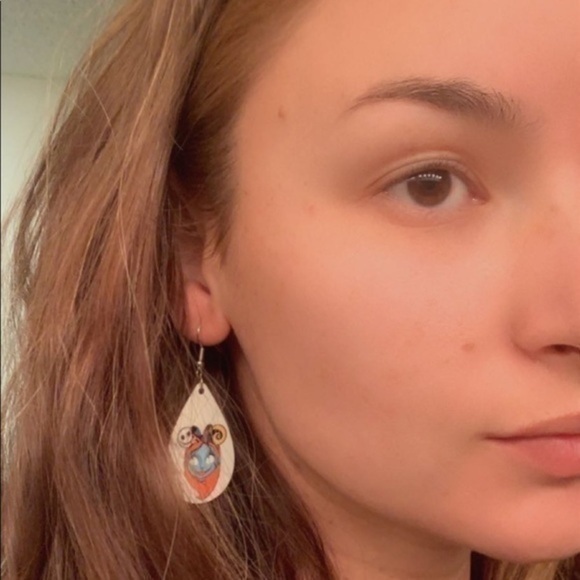 Disney princesses black & white wood tear drop earring set new - Picture 2 of 2